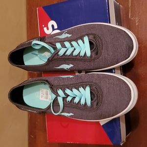 Kangaroo shoes